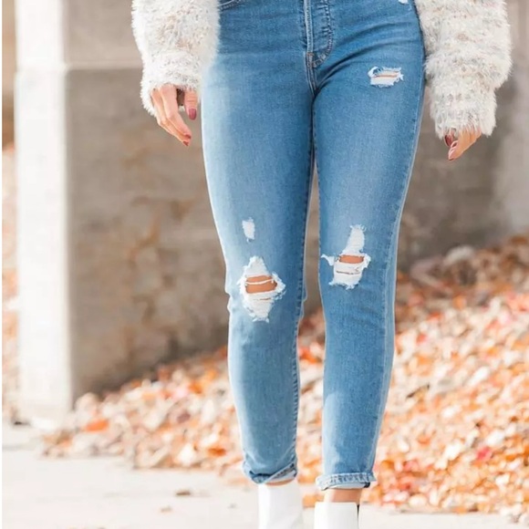 Levi’s Wedgie Fit Skinny Jeans Classic Blue Distressed Jeans Size 25 - Picture 2 of 5